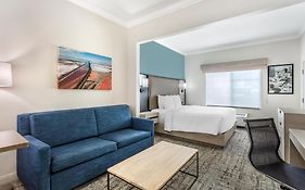 Best Western Plus Airport Inn & Suites